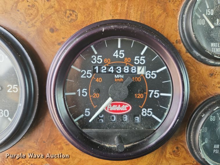 image for item DP6292 2002 Peterbilt 357 dump truck