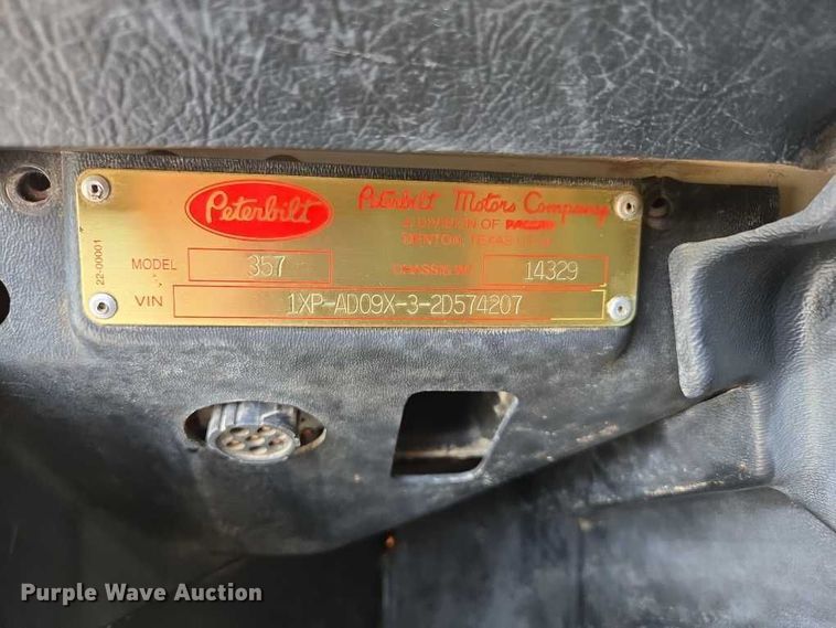 image for item DP6292 2002 Peterbilt 357 dump truck