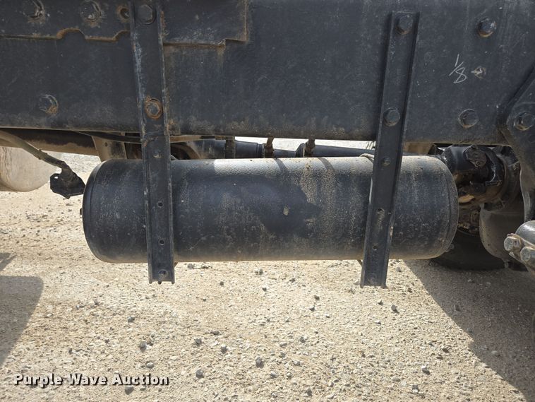 image for item DP6292 2002 Peterbilt 357 dump truck