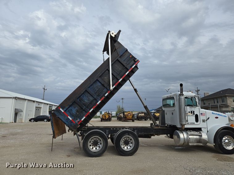image for item DP6292 2002 Peterbilt 357 dump truck
