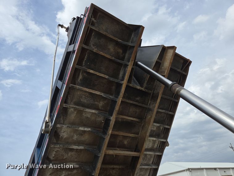 image for item DP6292 2002 Peterbilt 357 dump truck