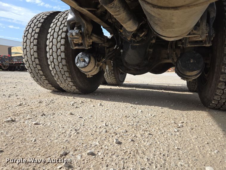 image for item DP6292 2002 Peterbilt 357 dump truck