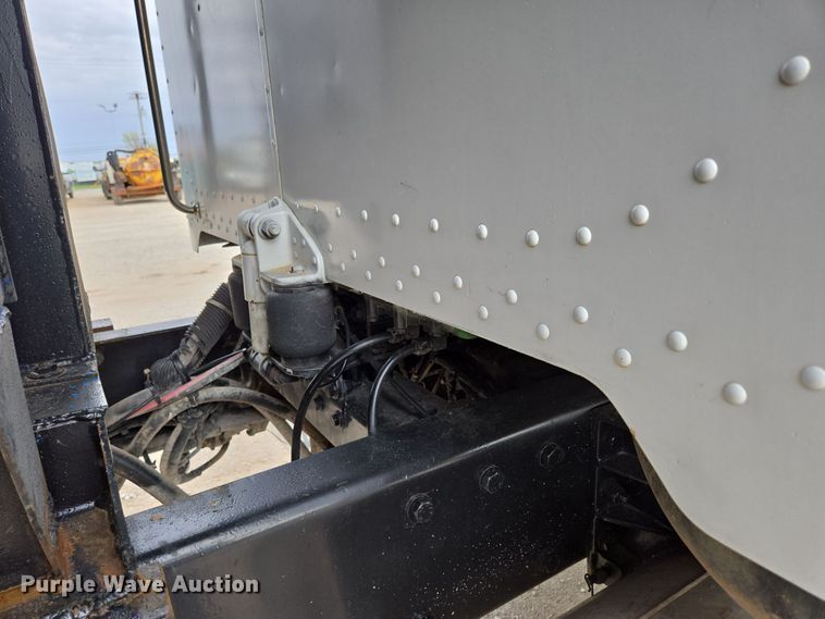 image for item DP6292 2002 Peterbilt 357 dump truck