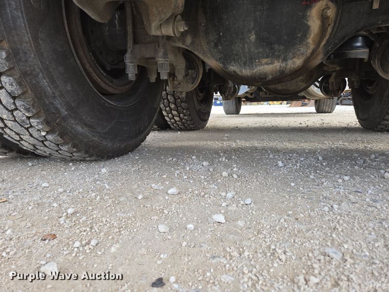 image for item DP6292 2002 Peterbilt 357 dump truck