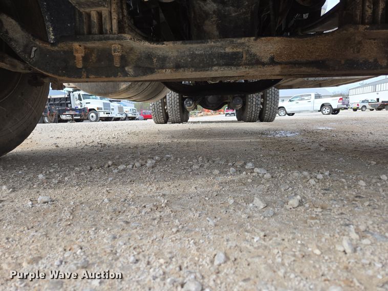 image for item DP6292 2002 Peterbilt 357 dump truck