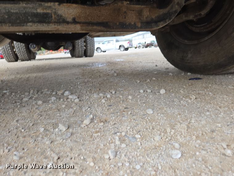 image for item DP6292 2002 Peterbilt 357 dump truck