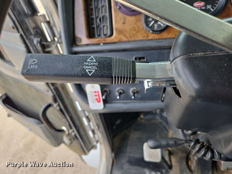 image for item DP6292 2002 Peterbilt 357 dump truck