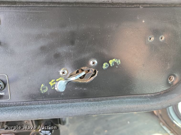 image for item DP6292 2002 Peterbilt 357 dump truck