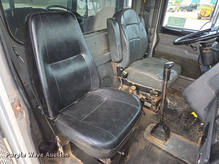 image for item DP6292 2002 Peterbilt 357 dump truck