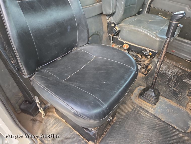 image for item DP6292 2002 Peterbilt 357 dump truck