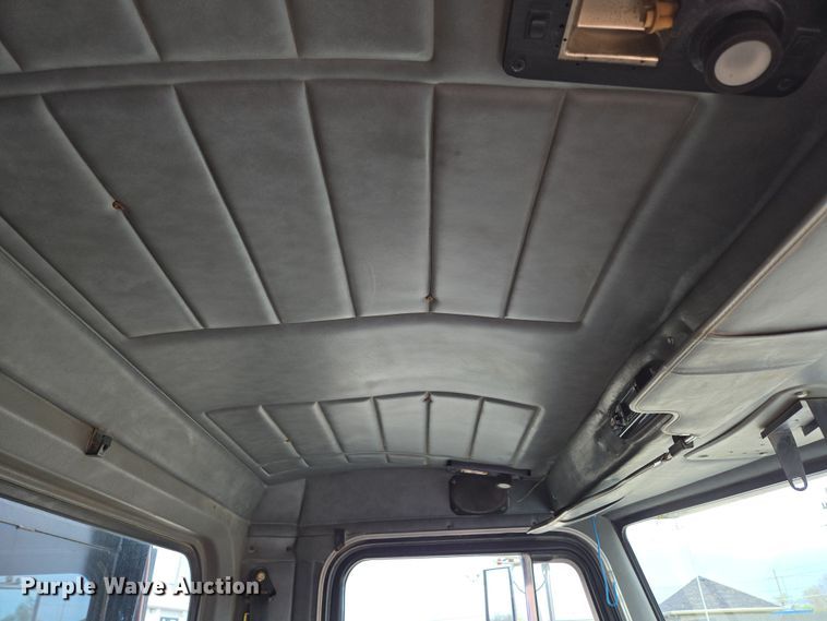 image for item DP6292 2002 Peterbilt 357 dump truck