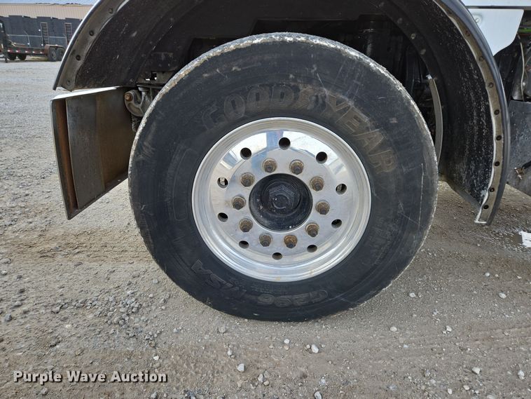 image for item DP6292 2002 Peterbilt 357 dump truck