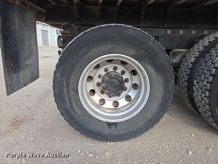 image for item DP6292 2002 Peterbilt 357 dump truck