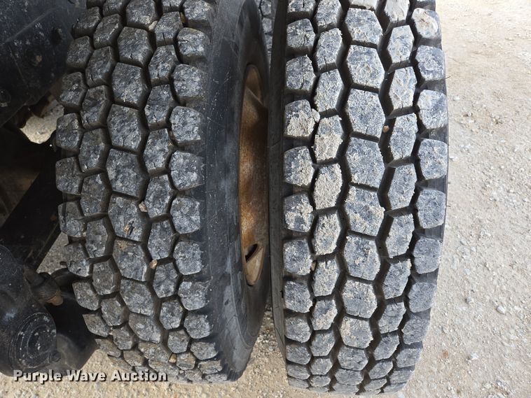 image for item DP6292 2002 Peterbilt 357 dump truck