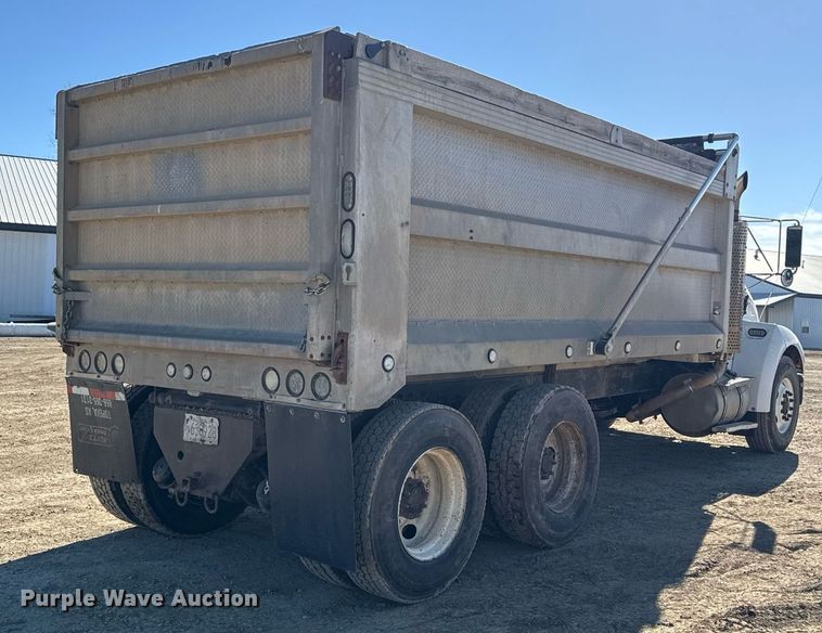 image for item DQ6646 2004 Kenworth T300 dump truck