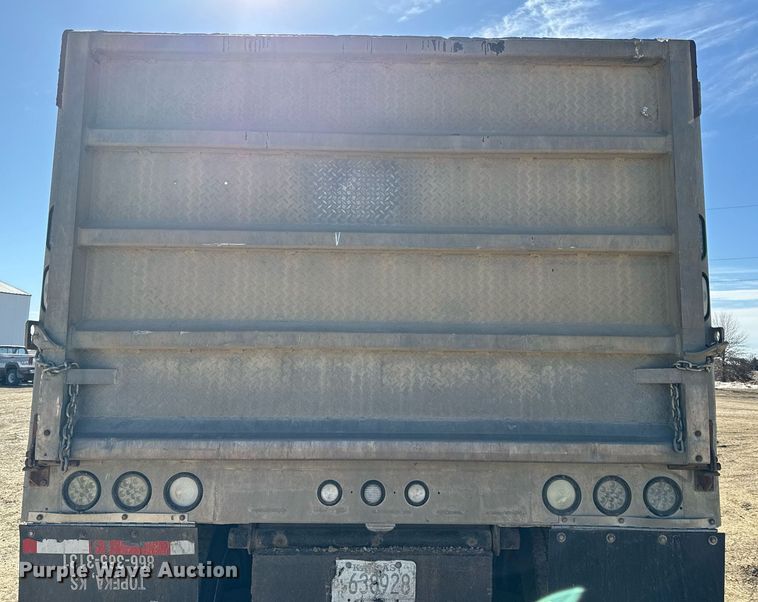 image for item DQ6646 2004 Kenworth T300 dump truck