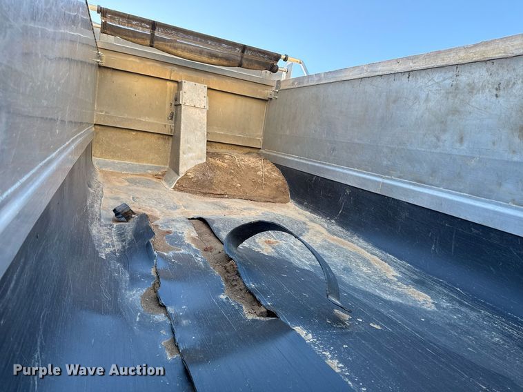 image for item DQ6646 2004 Kenworth T300 dump truck