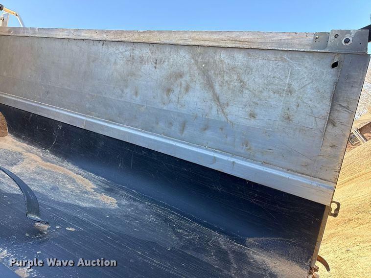 image for item DQ6646 2004 Kenworth T300 dump truck