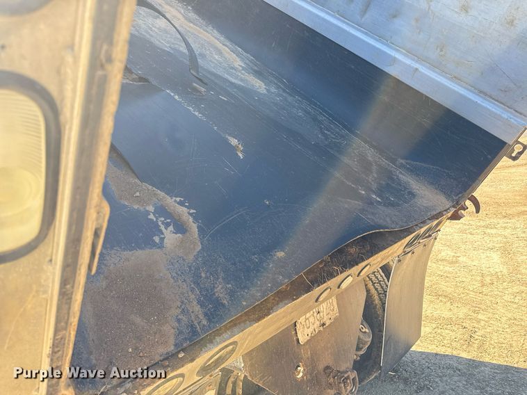 image for item DQ6646 2004 Kenworth T300 dump truck