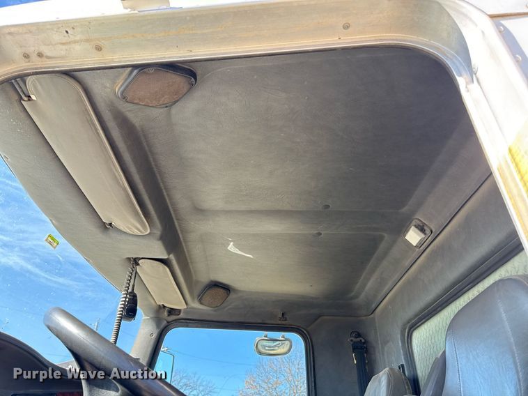 image for item DQ6646 2004 Kenworth T300 dump truck