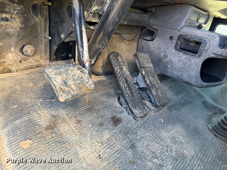 image for item DQ6646 2004 Kenworth T300 dump truck