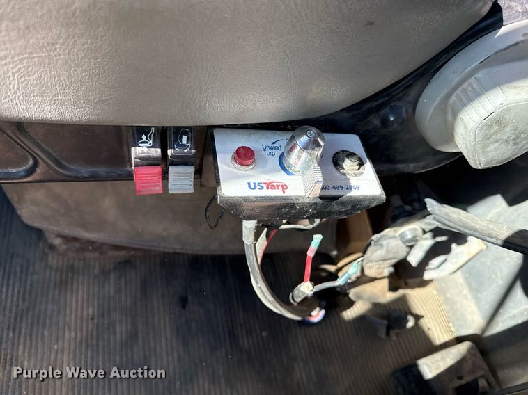 image for item DQ6646 2004 Kenworth T300 dump truck