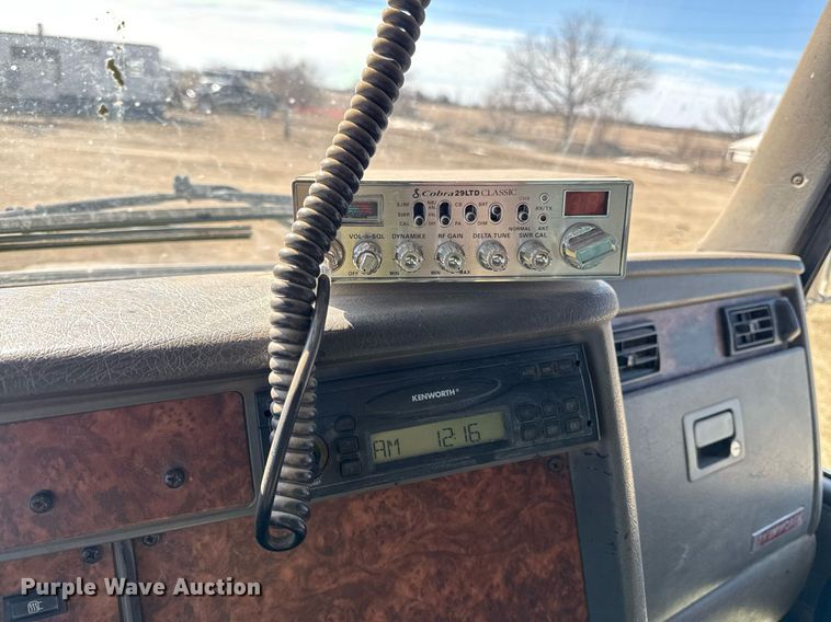 image for item DQ6646 2004 Kenworth T300 dump truck