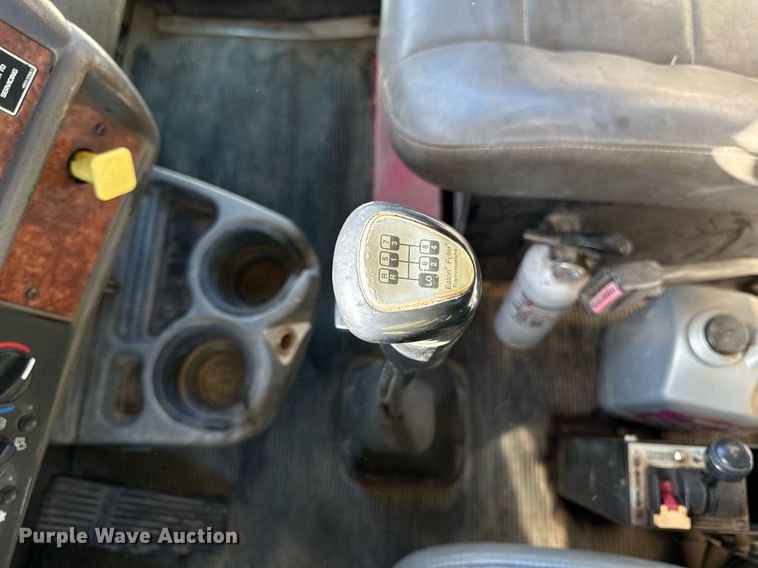 image for item DQ6646 2004 Kenworth T300 dump truck