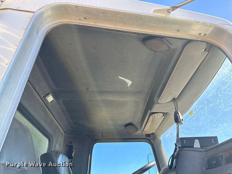 image for item DQ6646 2004 Kenworth T300 dump truck