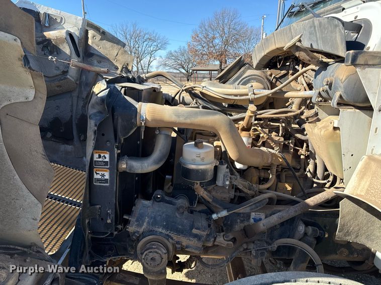 image for item DQ6646 2004 Kenworth T300 dump truck