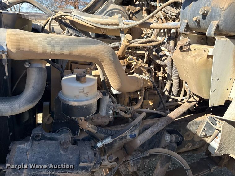 image for item DQ6646 2004 Kenworth T300 dump truck