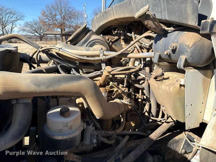 image for item DQ6646 2004 Kenworth T300 dump truck