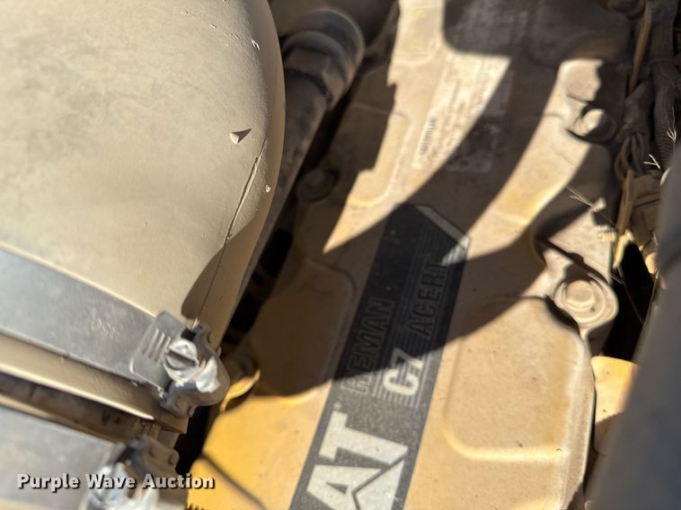 image for item DQ6646 2004 Kenworth T300 dump truck