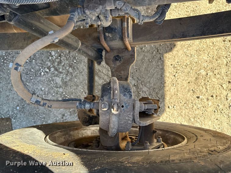 image for item DQ6646 2004 Kenworth T300 dump truck