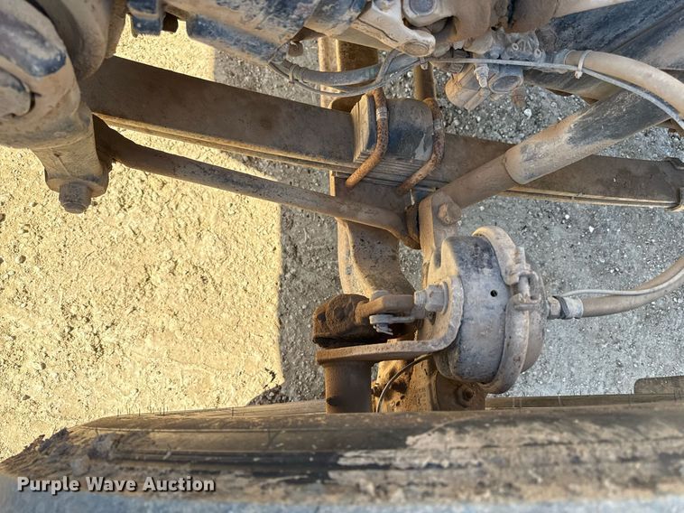 image for item DQ6646 2004 Kenworth T300 dump truck