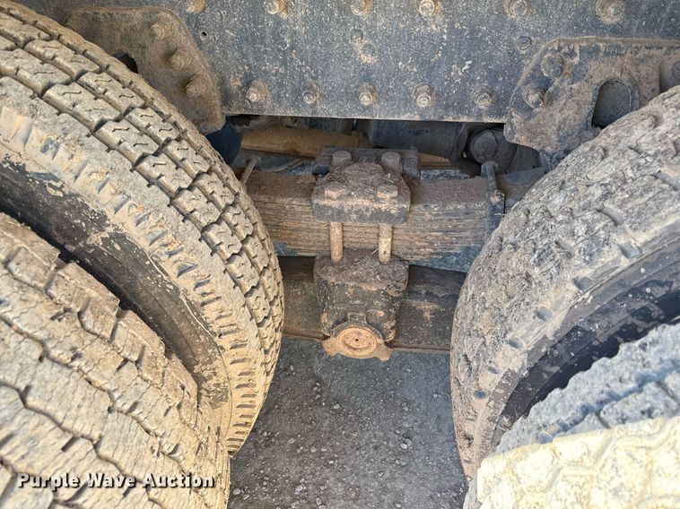 image for item DQ6646 2004 Kenworth T300 dump truck