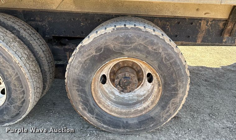 image for item DQ6646 2004 Kenworth T300 dump truck