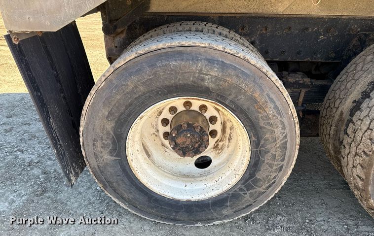 image for item DQ6646 2004 Kenworth T300 dump truck