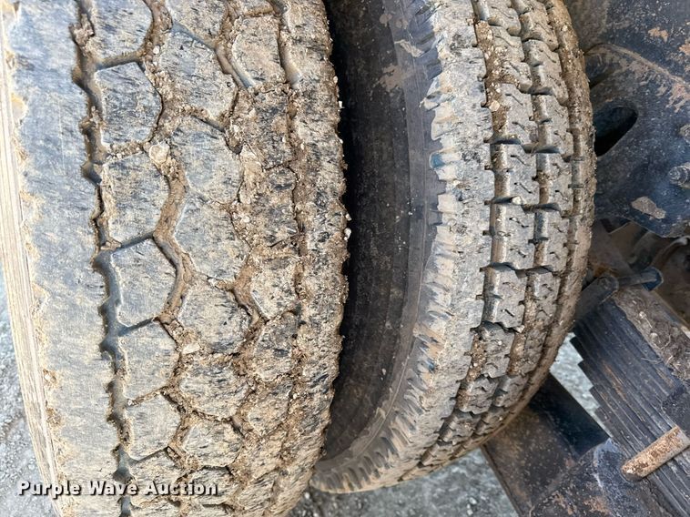 image for item DQ6646 2004 Kenworth T300 dump truck