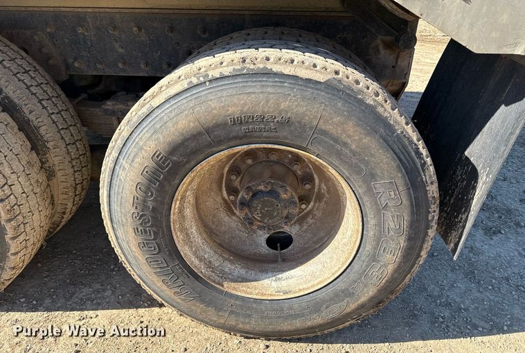 image for item DQ6646 2004 Kenworth T300 dump truck