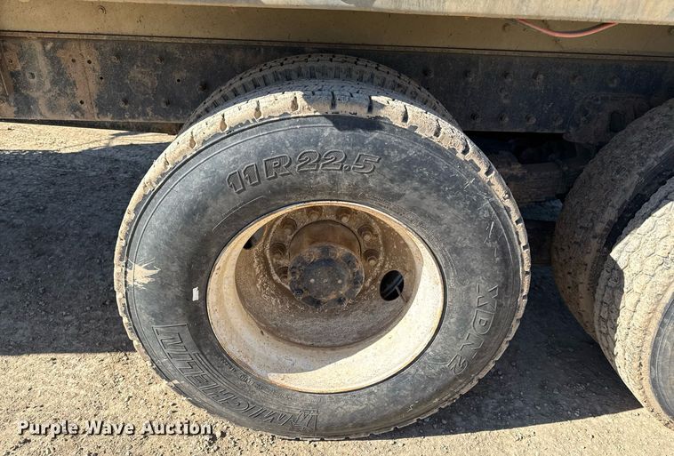 image for item DQ6646 2004 Kenworth T300 dump truck