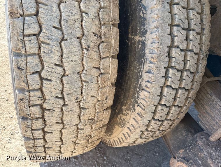 image for item DQ6646 2004 Kenworth T300 dump truck