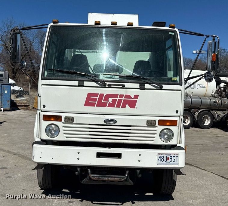 image for item DQ6671 2007 Sterling SC8000 street sweeper truck