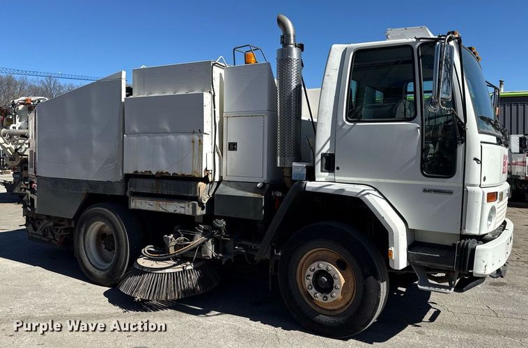 image for item DQ6671 2007 Sterling SC8000 street sweeper truck