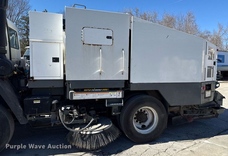 image for item DQ6671 2007 Sterling SC8000 street sweeper truck