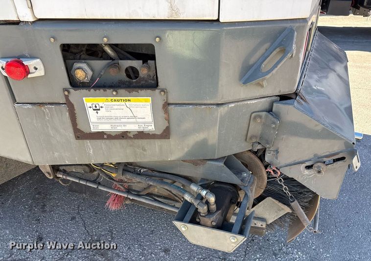 image for item DQ6671 2007 Sterling SC8000 street sweeper truck