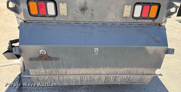 image for item DQ6671 2007 Sterling SC8000 street sweeper truck