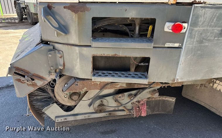 image for item DQ6671 2007 Sterling SC8000 street sweeper truck