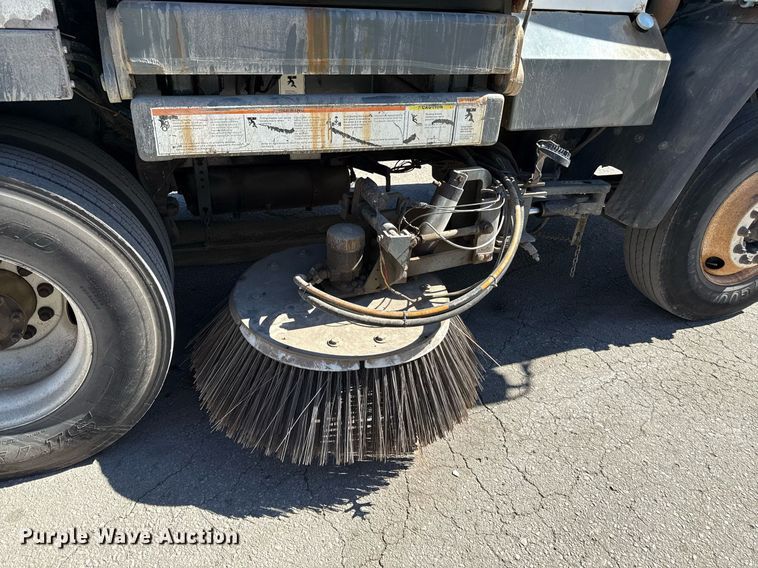 image for item DQ6671 2007 Sterling SC8000 street sweeper truck