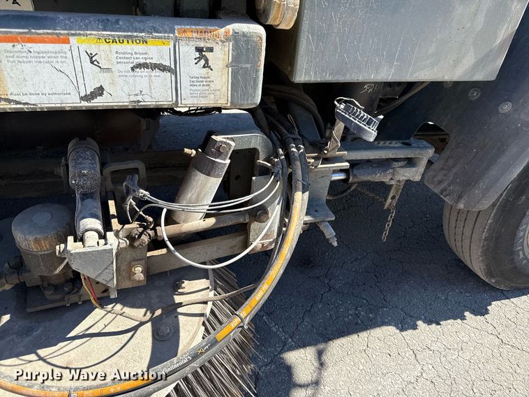 image for item DQ6671 2007 Sterling SC8000 street sweeper truck